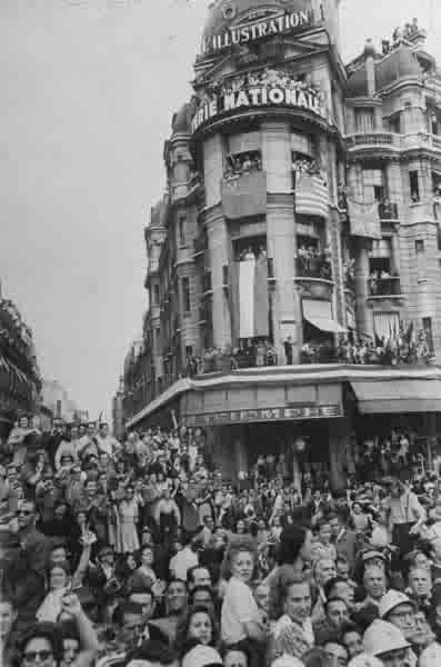 Paris France august 1944 5.jpg